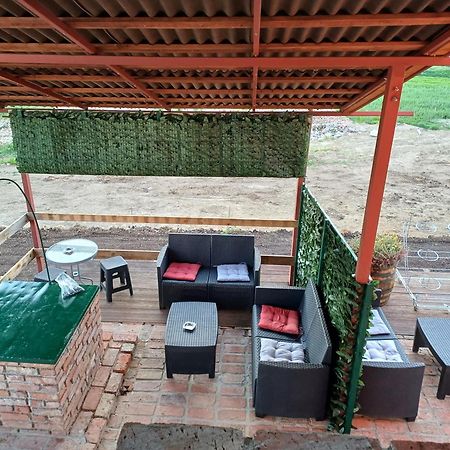 Guest House Slatki Snovi Книн Екстериор снимка