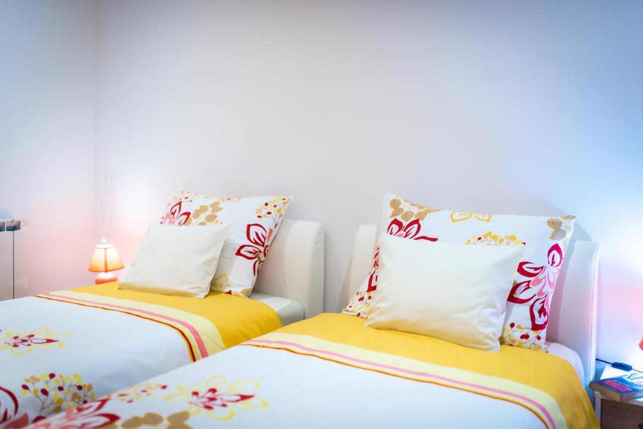 Guest House Slatki Snovi Книн Екстериор снимка