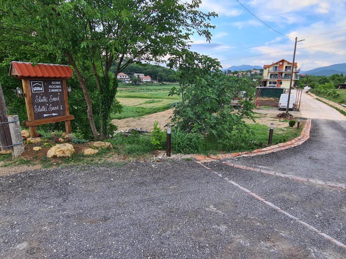 Guest House Slatki Snovi Книн Екстериор снимка