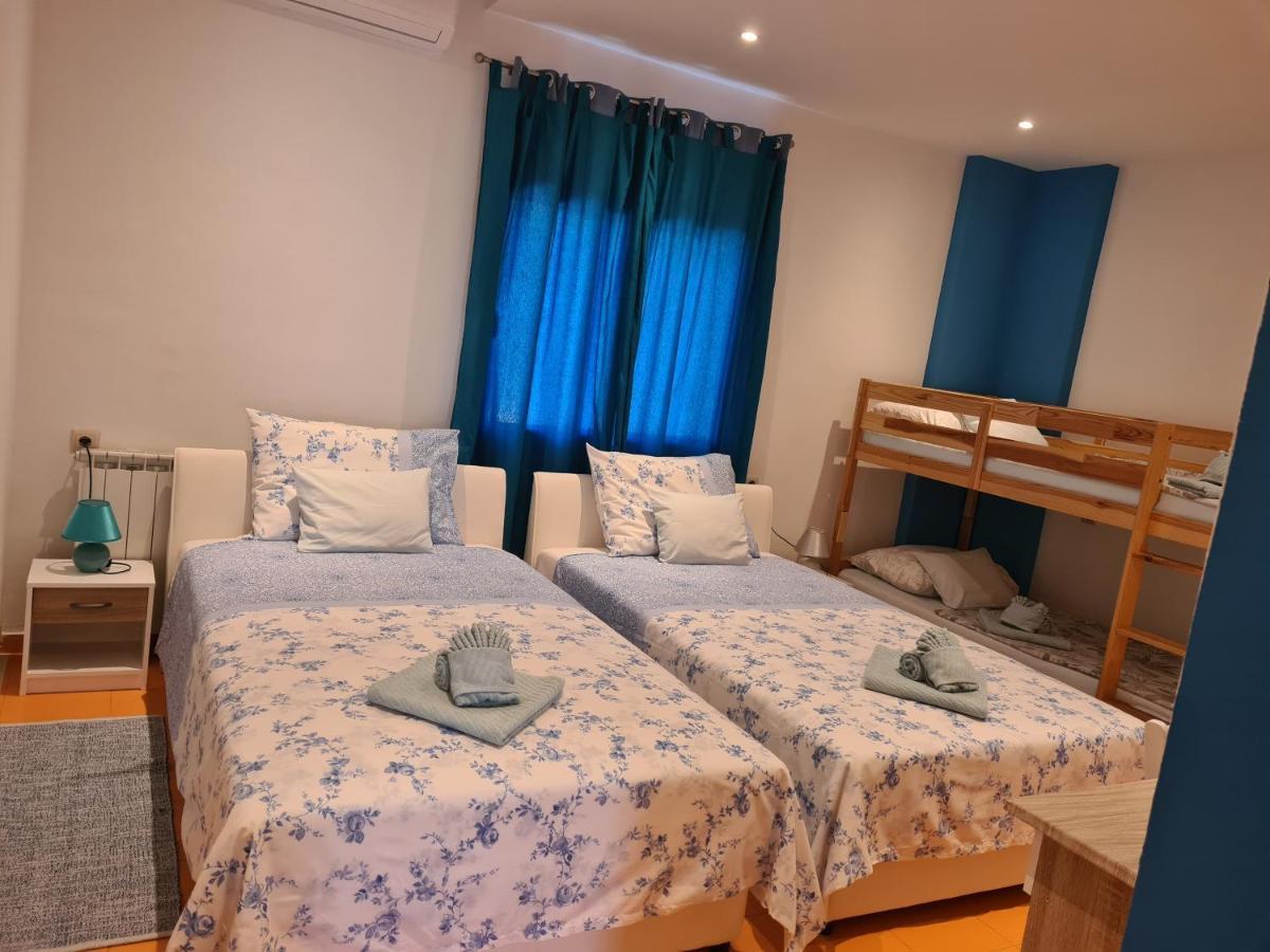 Guest House Slatki Snovi Книн Екстериор снимка